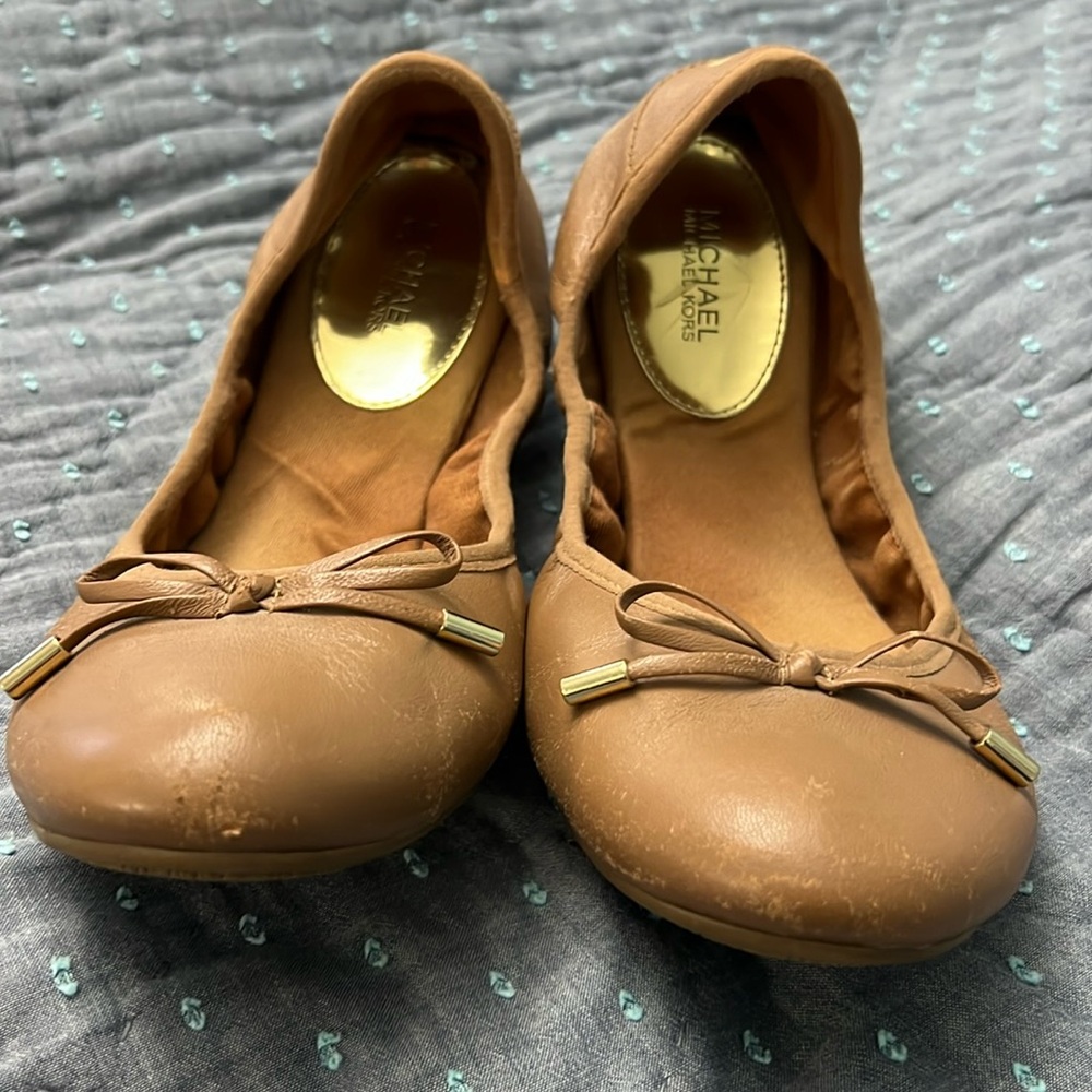 Michael Kors MK Tan Gold Soft Ballet Flats Flexible Travel Fold Bows 8.5 Brown